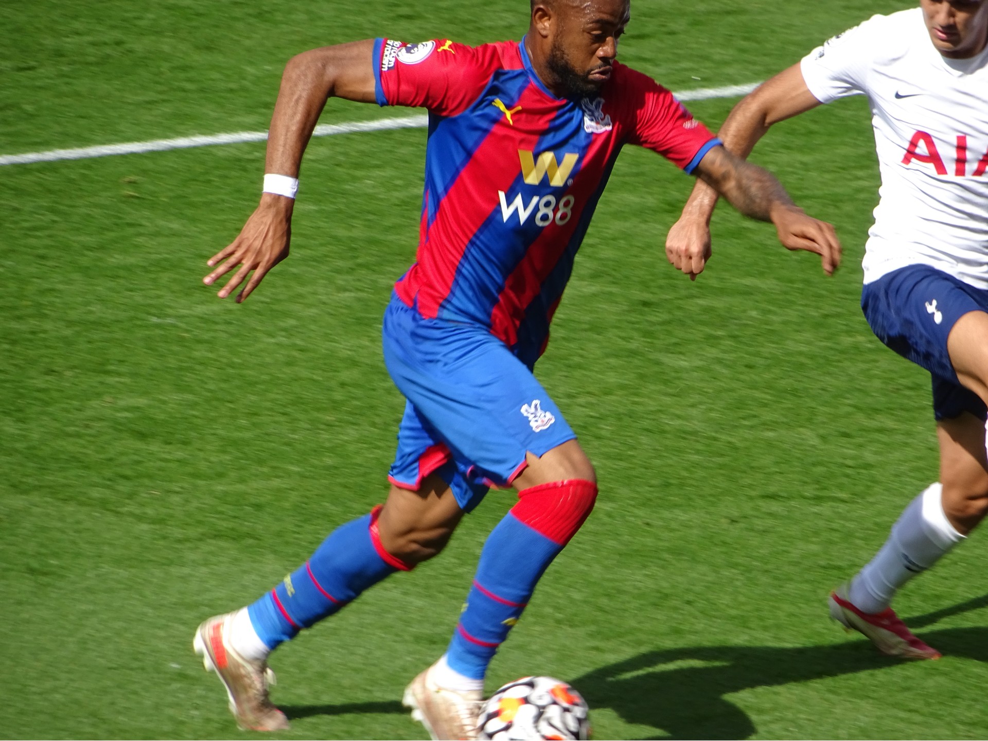 Ayew Tottenham Running